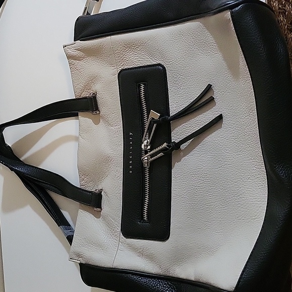 Leather Santuary bag. Black, and bone, two colours. 11x11. - Picture 7 of 8